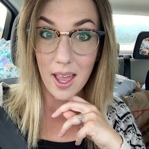 Meet your Posher, Angela